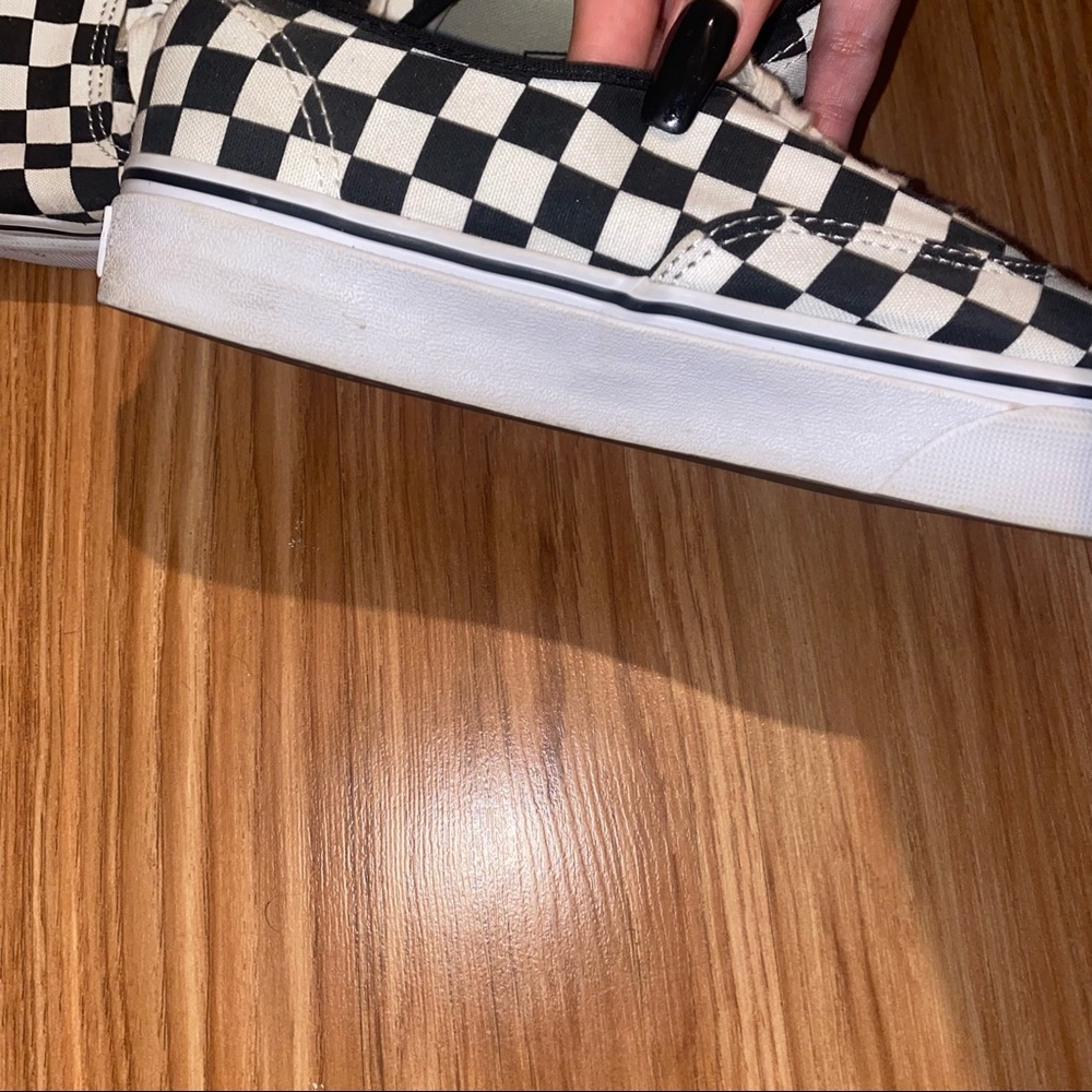 Vans - Picture 2 of 4
